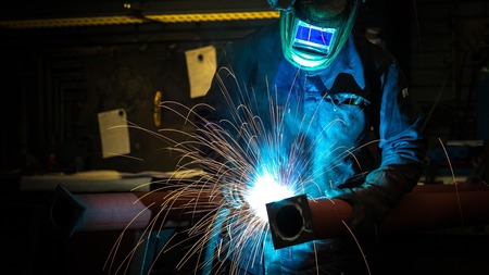 Left or right welder 3373370 1920