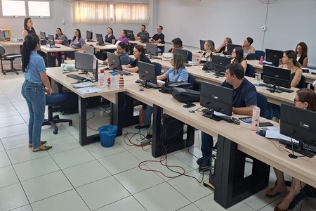 Left or right semec mobiliza educadores para implanta o da educa o digital