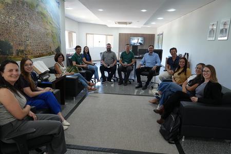 Left or right whatsapp image 2025 11 12 at 11.46.16