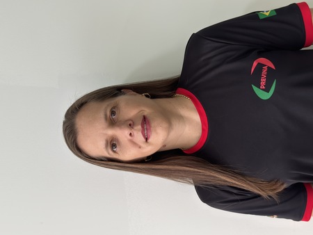 Left or right monique renata andrade