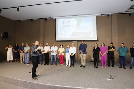 Left or right audi ncia p blica previna