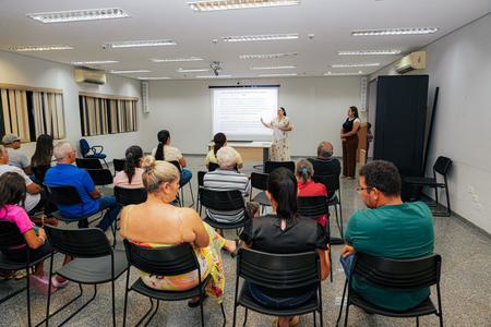 Left or right reuni o feira do povo