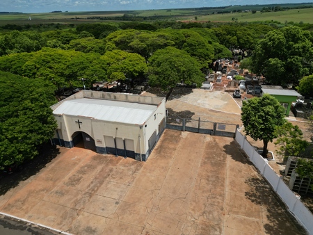 Left or right img 8664.jpg