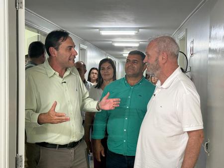 Left or right whatsapp image 2026 03 23 at 09.09.35