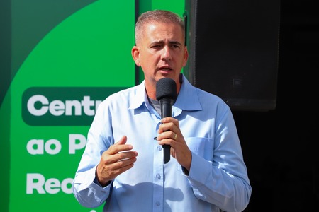 Left or right arion aislan