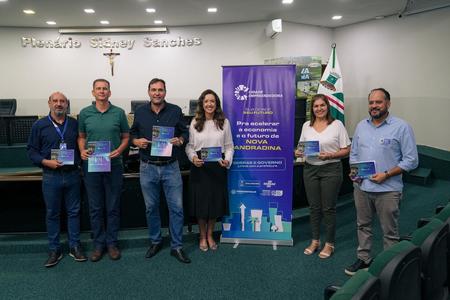 Left or right whatsapp image 2026 04 08 at 14.45.50 1 