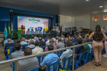 Left or right whatsapp image 2026 04 15 at 13.04.49